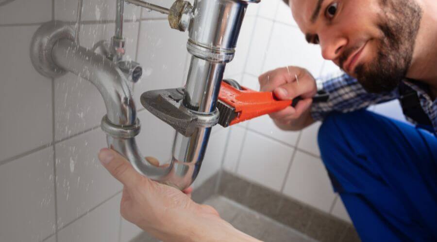 Professional clogged toilet repair in East Lynne, MO